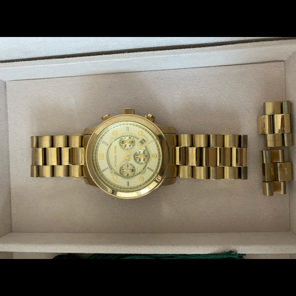 Michael Kors Runway Chronograph Watch - Picture 3 of 8